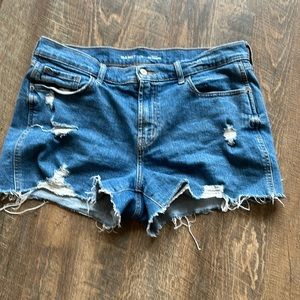 Old navy women’s jean shorts. Size 12.